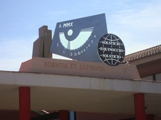 Reloj de sol en IES José Planes