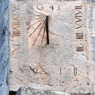 Markina, Vizcaya, España, reloj de sol con altura del polo