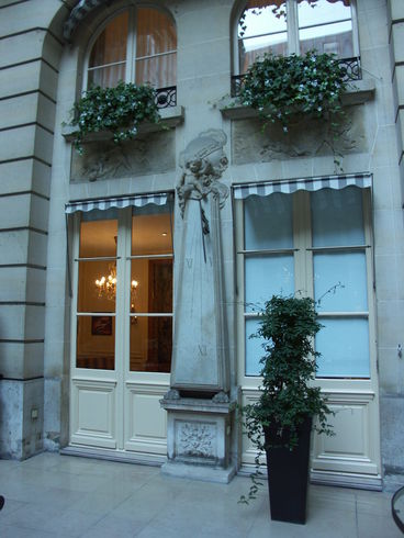 FR_I-D-FR Paris-D08-002-03 Hotel Crillon