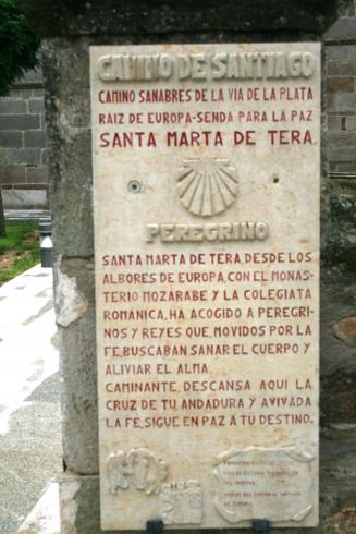 ES_CYL_ZAM Camarzana-de-Tera-001-01 Santa-Marta-de-Tera, iglesia-de-Santa-Marta-esfera-de-misa-1