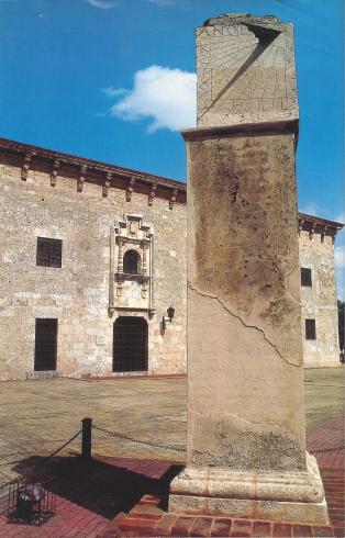 DO_DN Santo-Domingo-002-01 Museo de Casas Reales reloj levante
